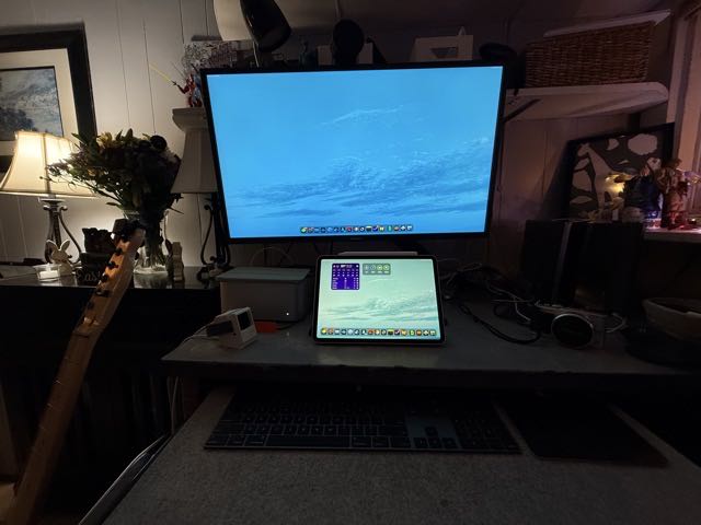 iPad connected to the OWC thunderbolt dock