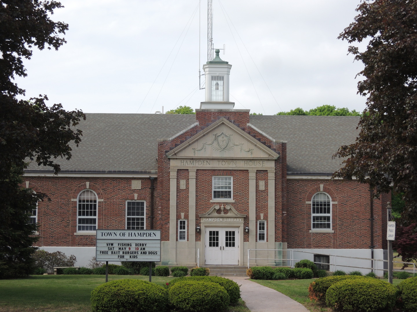 Architecture Du Jour Hampden, MA Uncouth Reflections