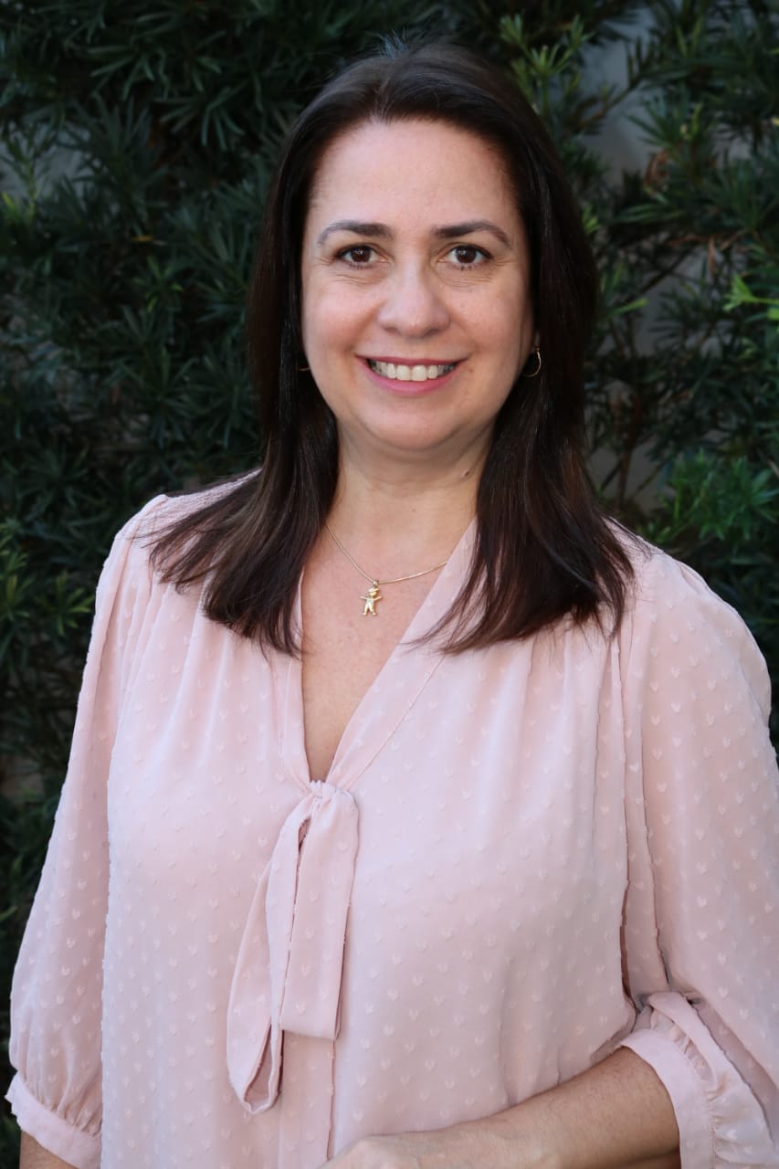 Portrait of author Rosi Ferreira
