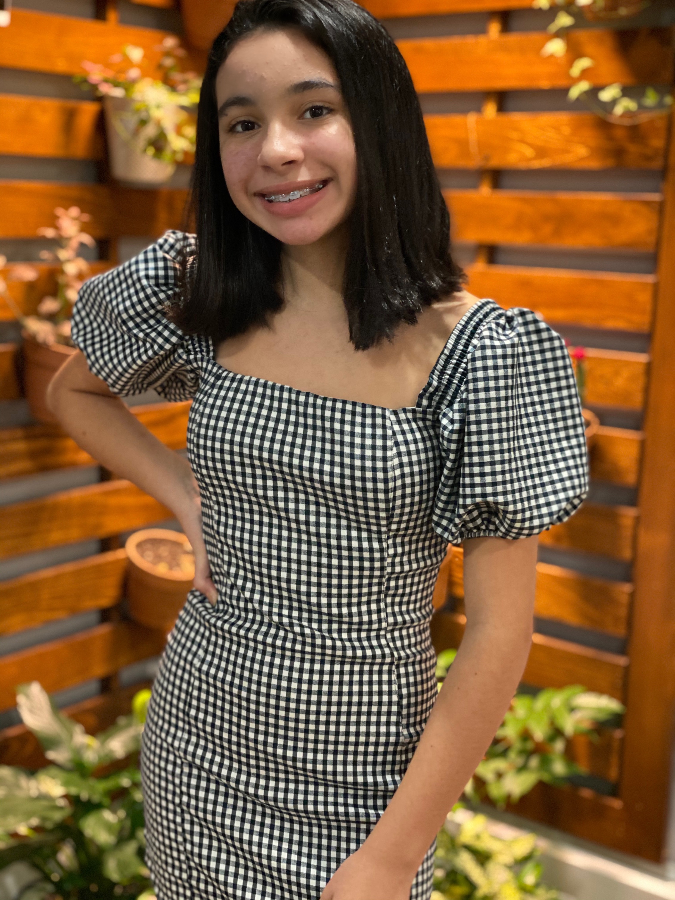Portrait of author Emilly Aiolff