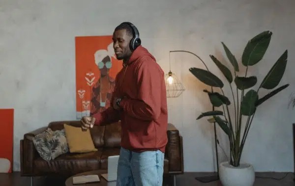 Free ways to keep remote teams connected; 33 Free Virtual Team Building Activities Unexpected Virtual Tours