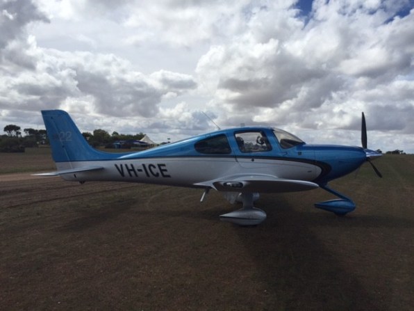 valley view 2015 geraldton northern gully vintage fly in airshow cirrus