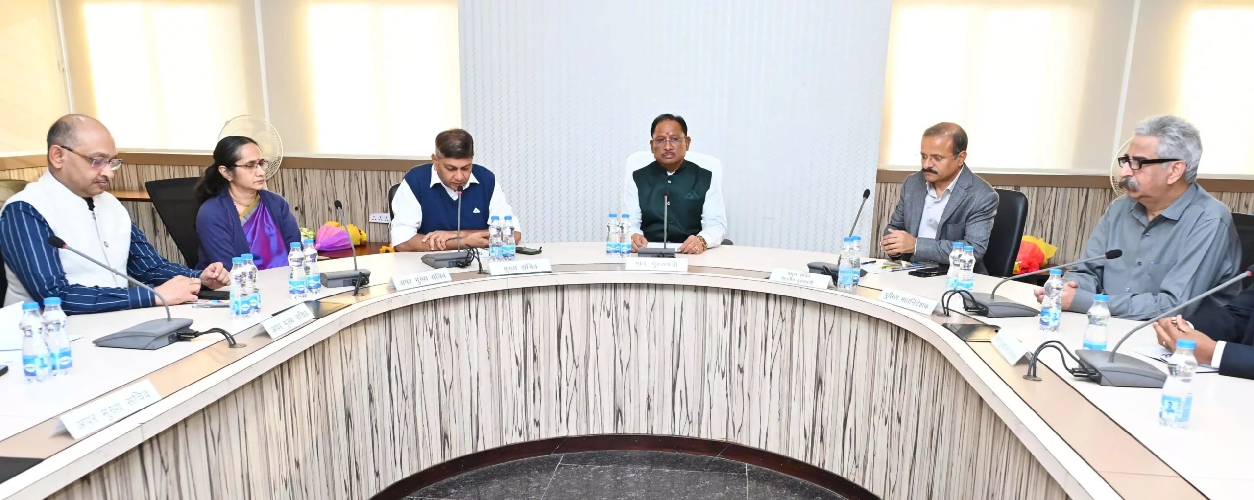CM साय ने नए साल के पहले दिन सचिवों और विभागाध्यक्षों की बैठक ली