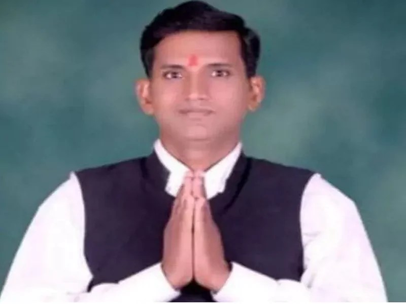 मूंगफली वाले को मिला टिकट, चुनाव मुक़ाबला हुआ अब और भी रोचक