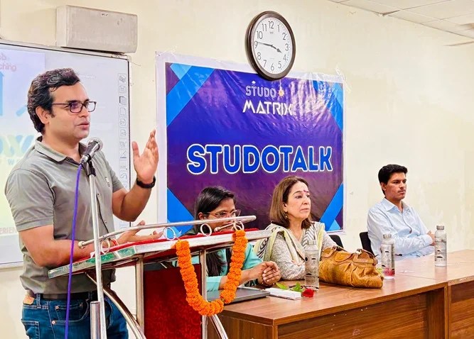 स्टुडोमैट्रिक्स द्वारा स्टार्टअप और एंटरप्रेन्योरशिप पर “स्टूडोटॉक” का आयोजन