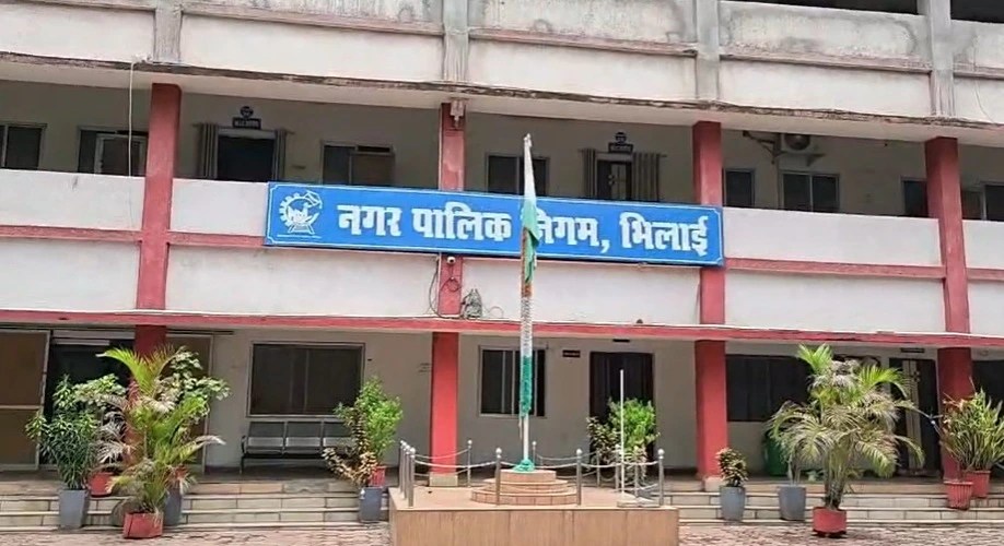भिलाई में पेवर ब्लॉक घोटाले पर बवाल, 8 सब इंजीनियर दोषी 16 लाख की रिकवरी