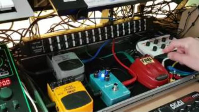 Patch Pedal Patchbay Landscape Audio - Elegant Dark Background - HD