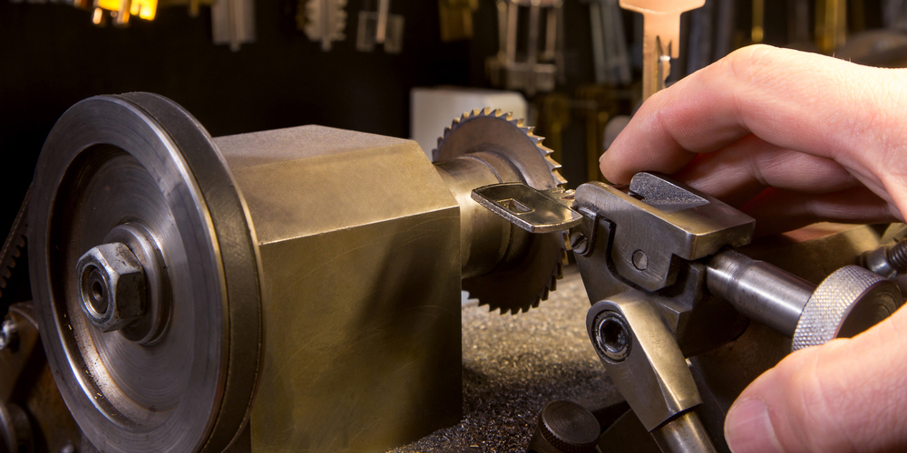 can a locksmith make a key from a lock on can a locksmith make a car door key