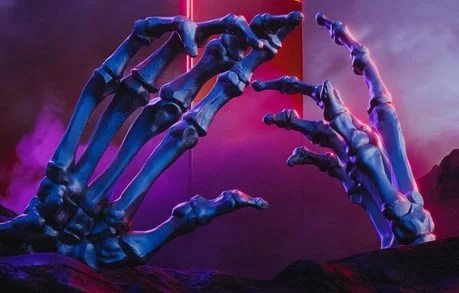 A detailed guide on non-fungible tokens (NFTs), highlighting the process from creation to marketing and achieving success in the digital art market.