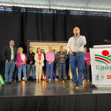 Feira de produtos coloniais e encontro de mulheres agricultoras e pescadoras acontece em Tubarão