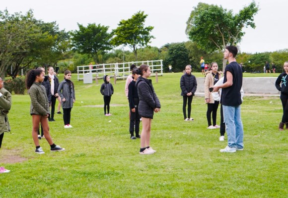 Workshop de danças virais e música embalam o Domingo no Parque