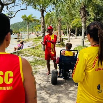 Operação Verão reforça segurança nas praias e amplia inclusão em Santa Catarina Operação Verão reforça segurança nas praias e amplia inclusão em Santa Catarina
