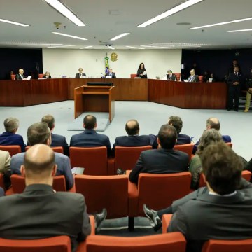STF terá sessões extras para julgamento de Bolsonaro STF terá sessões extras para julgamento de Bolsonaro