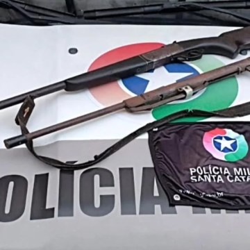Polícia Militar recupera espingarda furtada e apreende dois menores em Imaruí