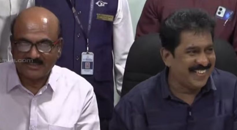 ‘പദവിയല്ല, വലിയ ഉത്തരവാദിത്തം’; കെ.എസ്.എഫ്.ഡി.സി ചെയർമാനായി പ്രേംകുമാറും ചലച്ചിത്ര അക്കാദമി വൈസ് ചെയർപേഴ്സണായി പ്രിയങ്ക നായരും ചുമതലയേറ്റു