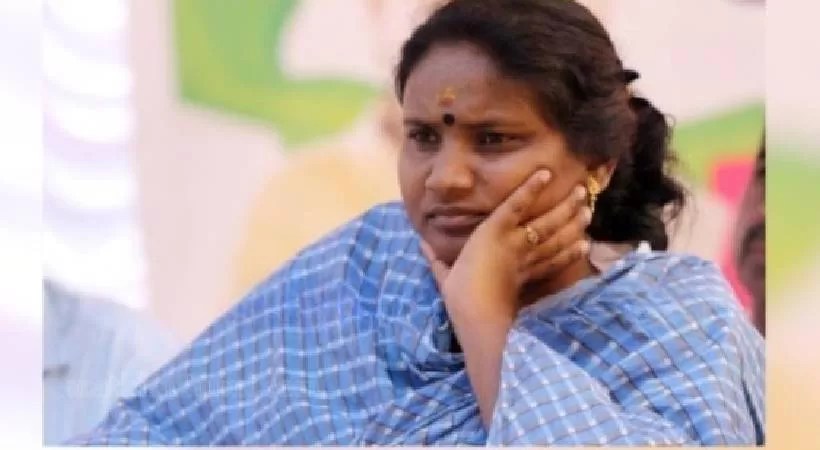രമ്യ ഹരിദാസ് എം.എൽ.എയുടെ പേഴ്സണൽ സ്റ്റാഫിൽ കൂട്ടരാജി; പി.എയ്ക്ക് പിന്നാലെ ഡ്രൈവറും പടിയിറങ്ങി