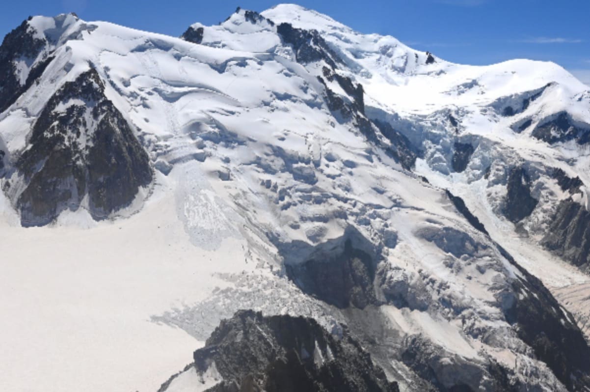 The slide, visible in the Aiguille du Midi panoramic webcam.