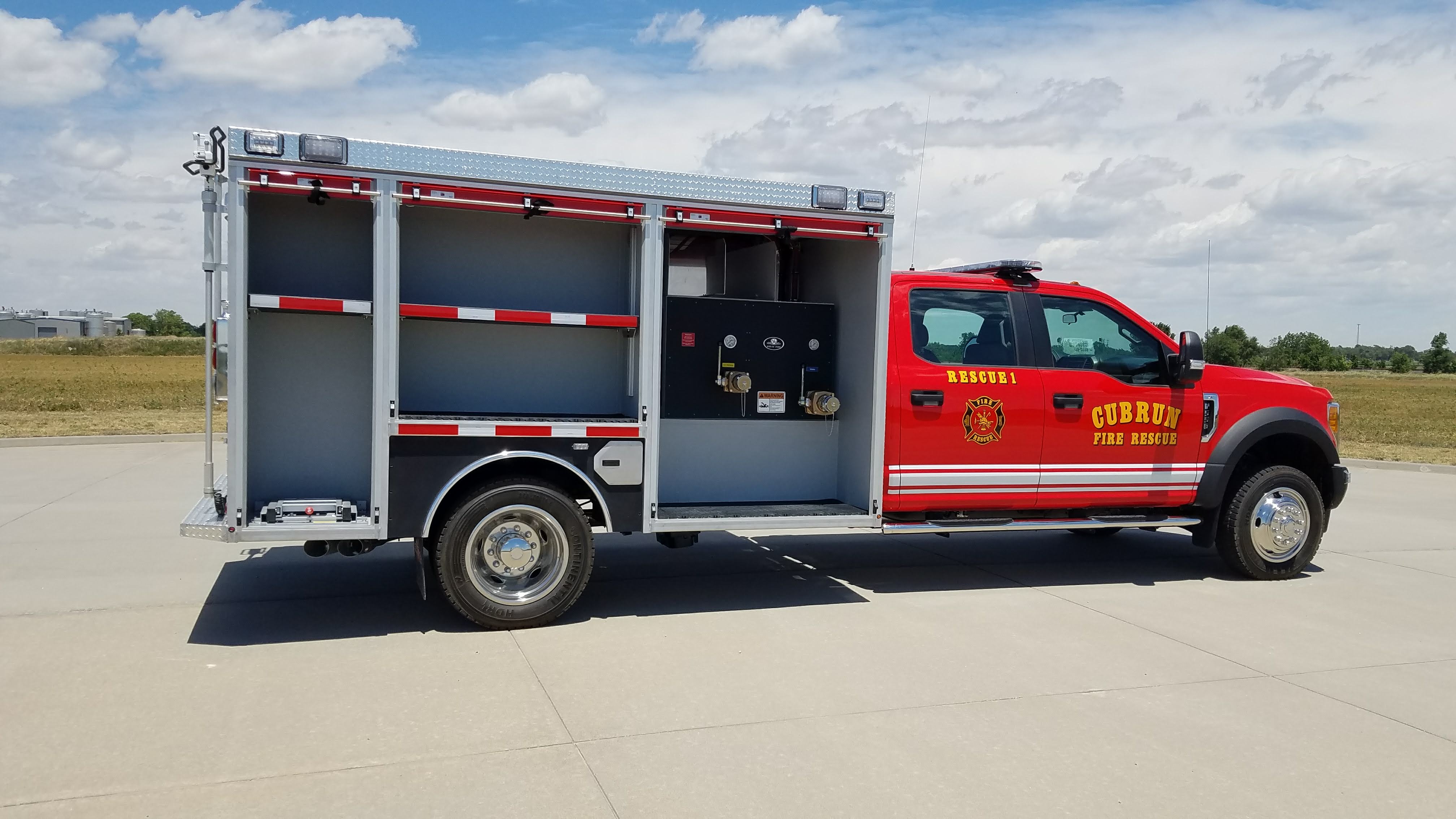 Cub Run Mini Pumper Side Open