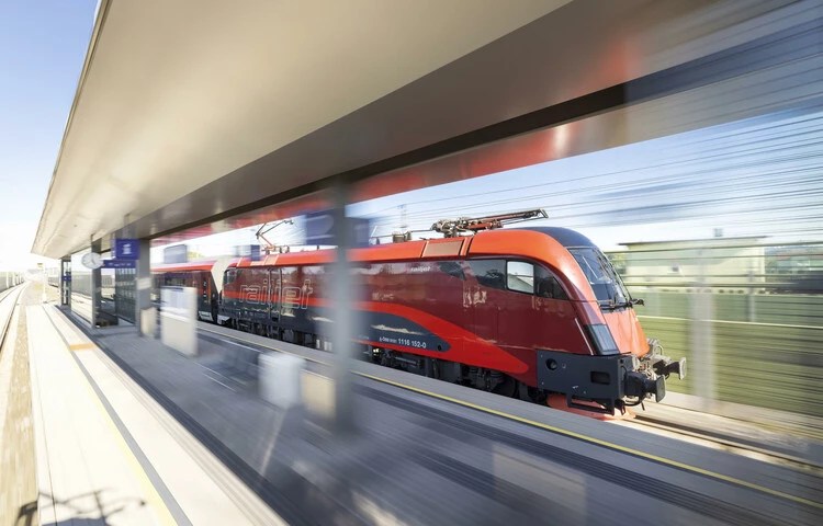 "trains from budapest to vienna: top 10 comfortable trains"