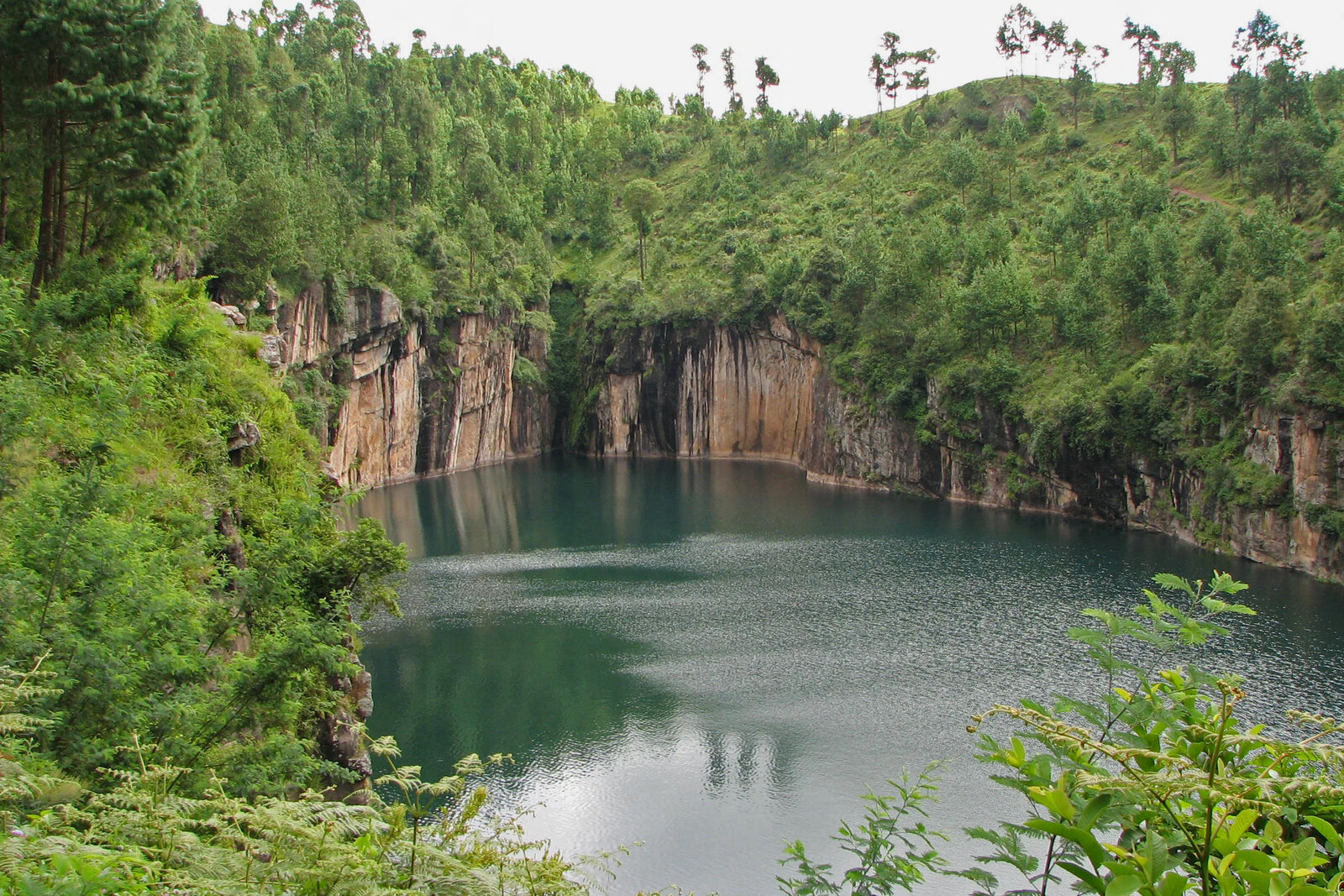 The depth ranges from 80 to 150 meters (about 260 to 490 feet). Photo: Bernard Gagnon / Wikimedia
