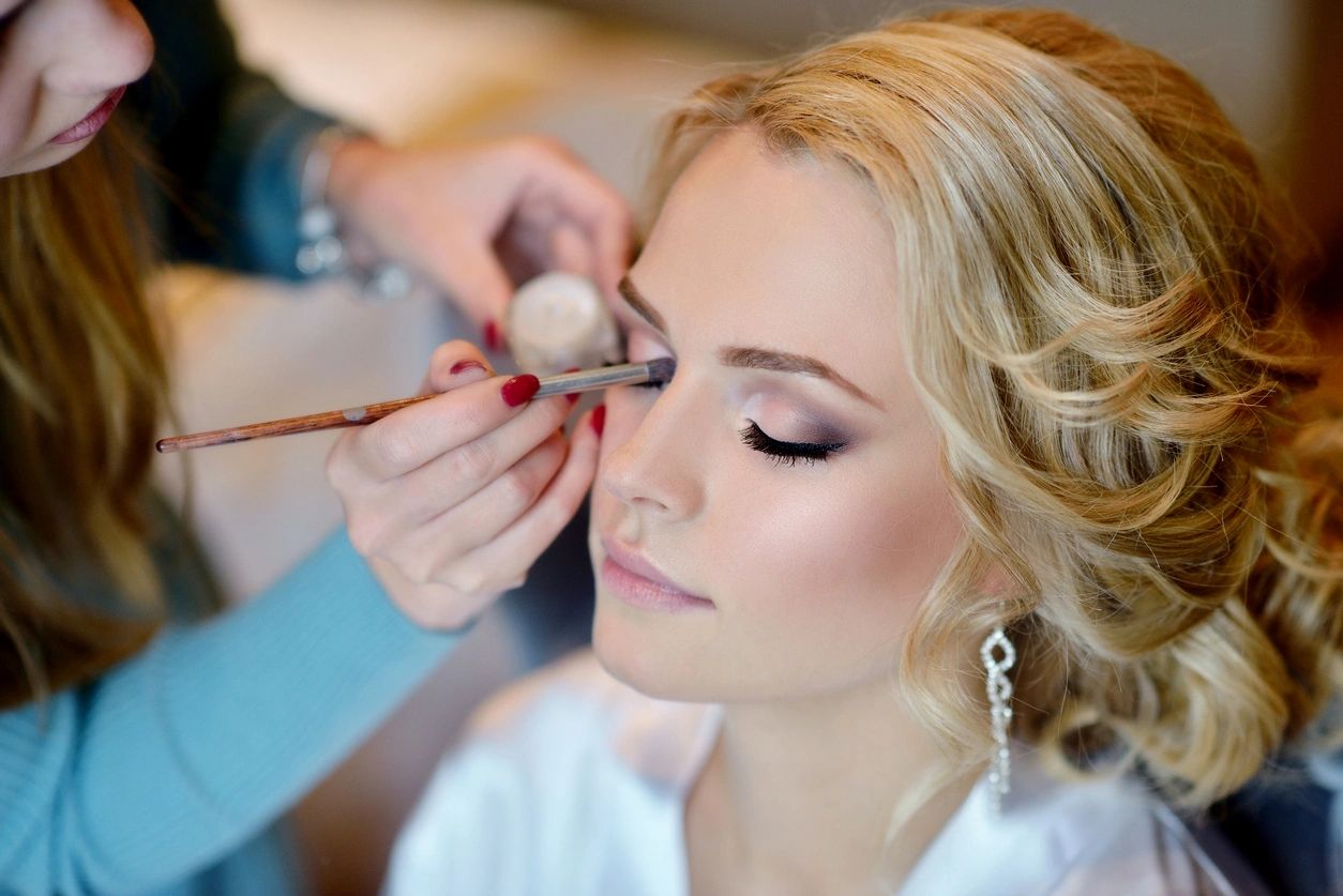 Some Most Important Makeup Tips for Teenagers