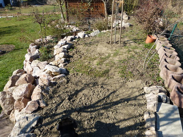 Ein plattenfundament für gartenhäuser oder einen einfachen geräteschuppen erfordert wenig bis kein vorwissen und hat einen im vergleich zu anderen . Bachbett mit BÃ¶schung gestalten - Mein schÃ¶ner Garten Forum