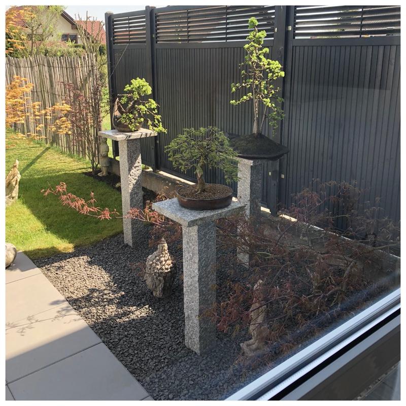 Granitstelen Als Zaunpfosten