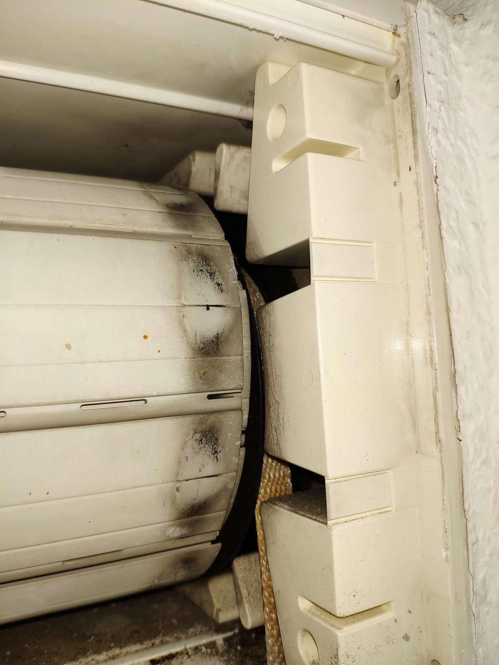 Was tun, wenn die schnur des plissees gerissen ist? Rolladen Schnur Wechseln