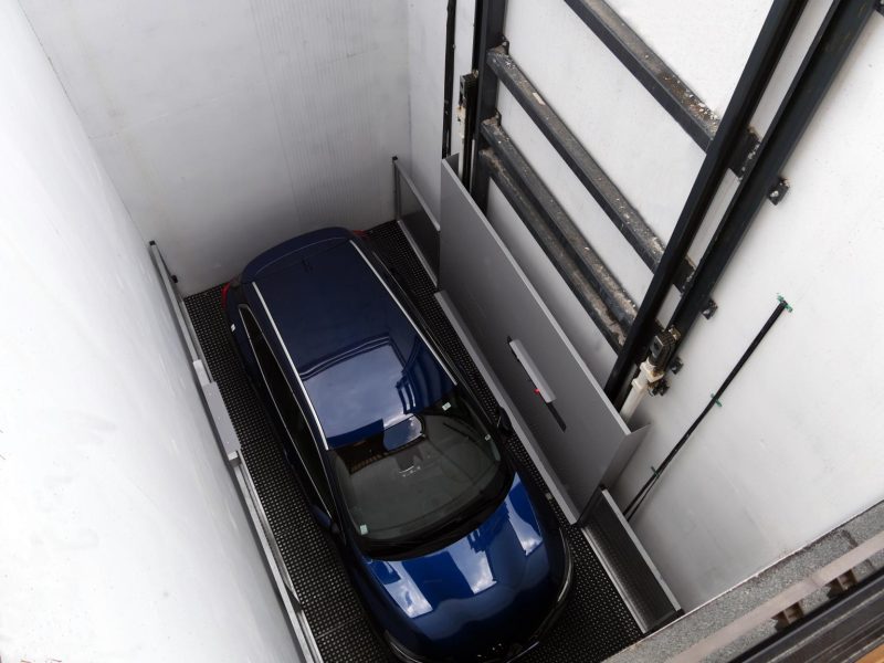 Montacarichi per automotive
