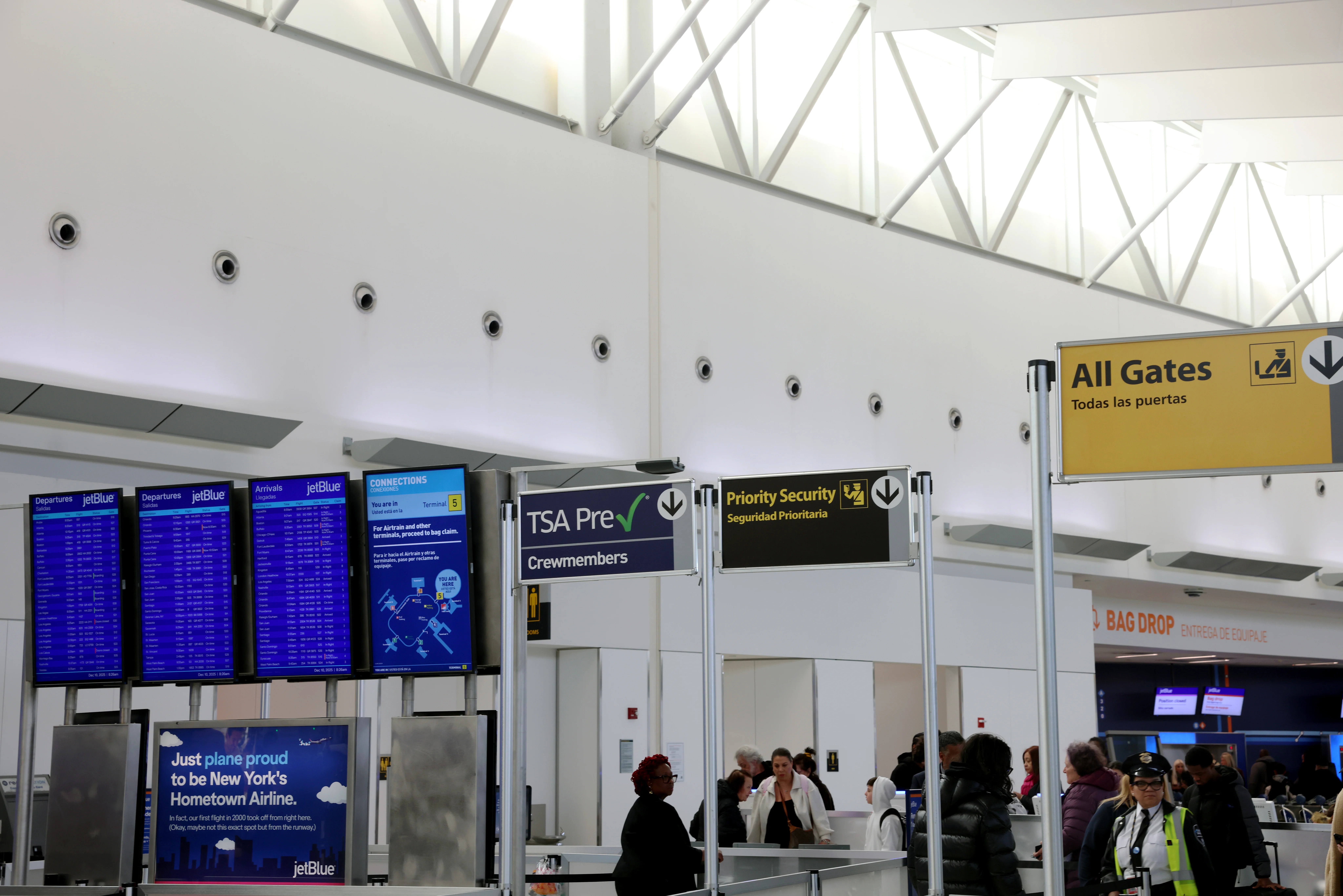 TSA's New Clear Bag Rule: What You NEED to Know for Summer Travel! (2026)