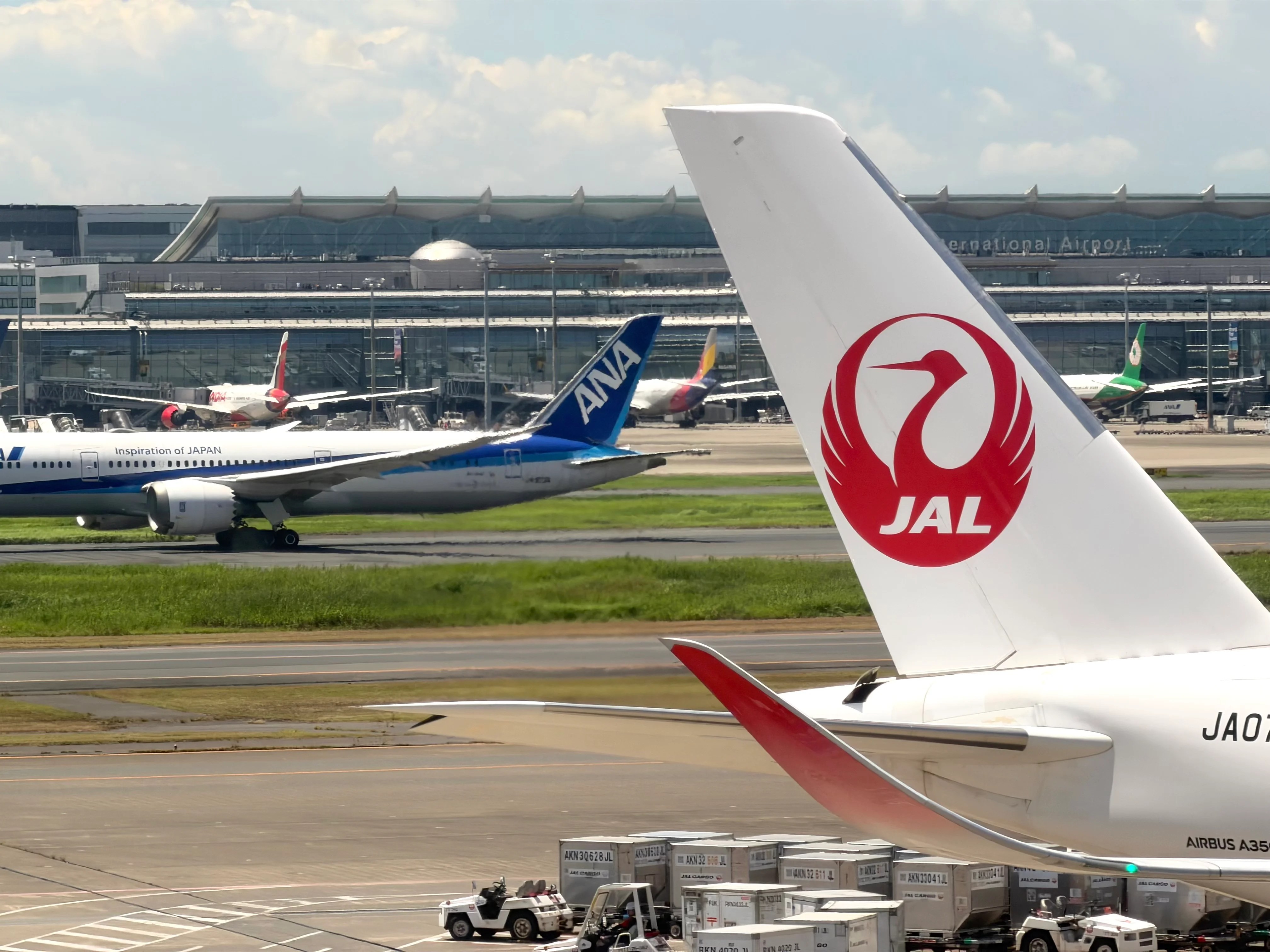 ANA vs. JAL First Class Showdown: Which is Better in Japan? (2026)
