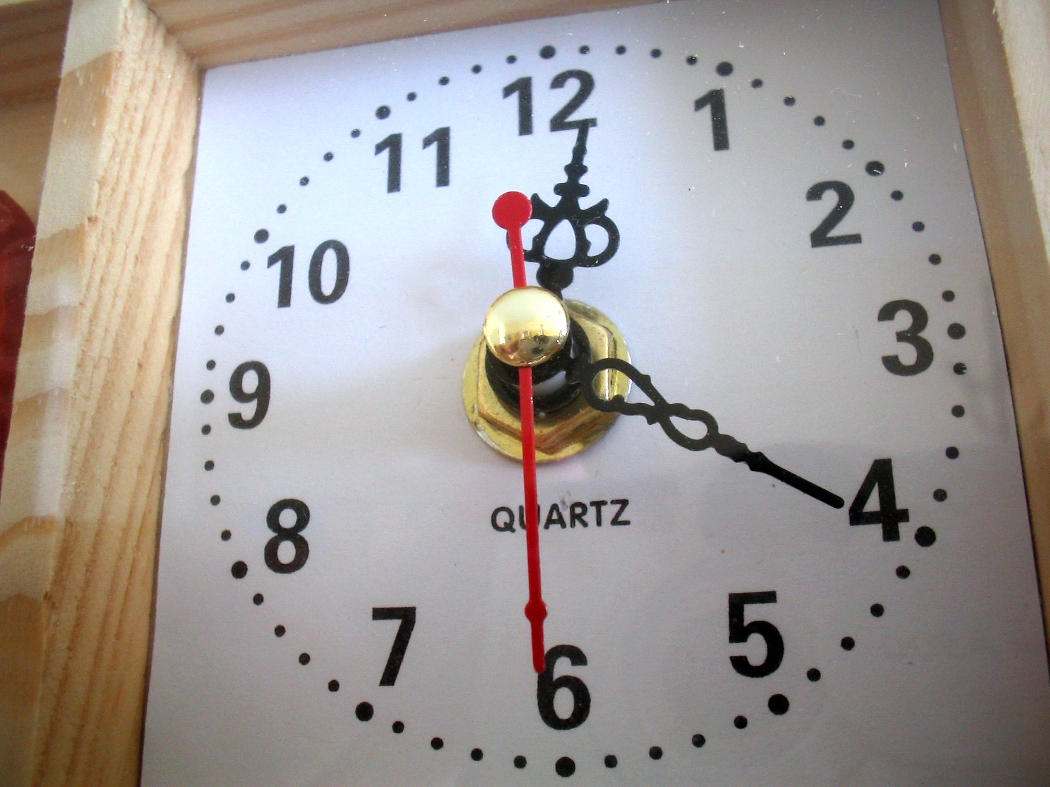 Check my spelling or write a new query. Quartz Clock Wikipedia