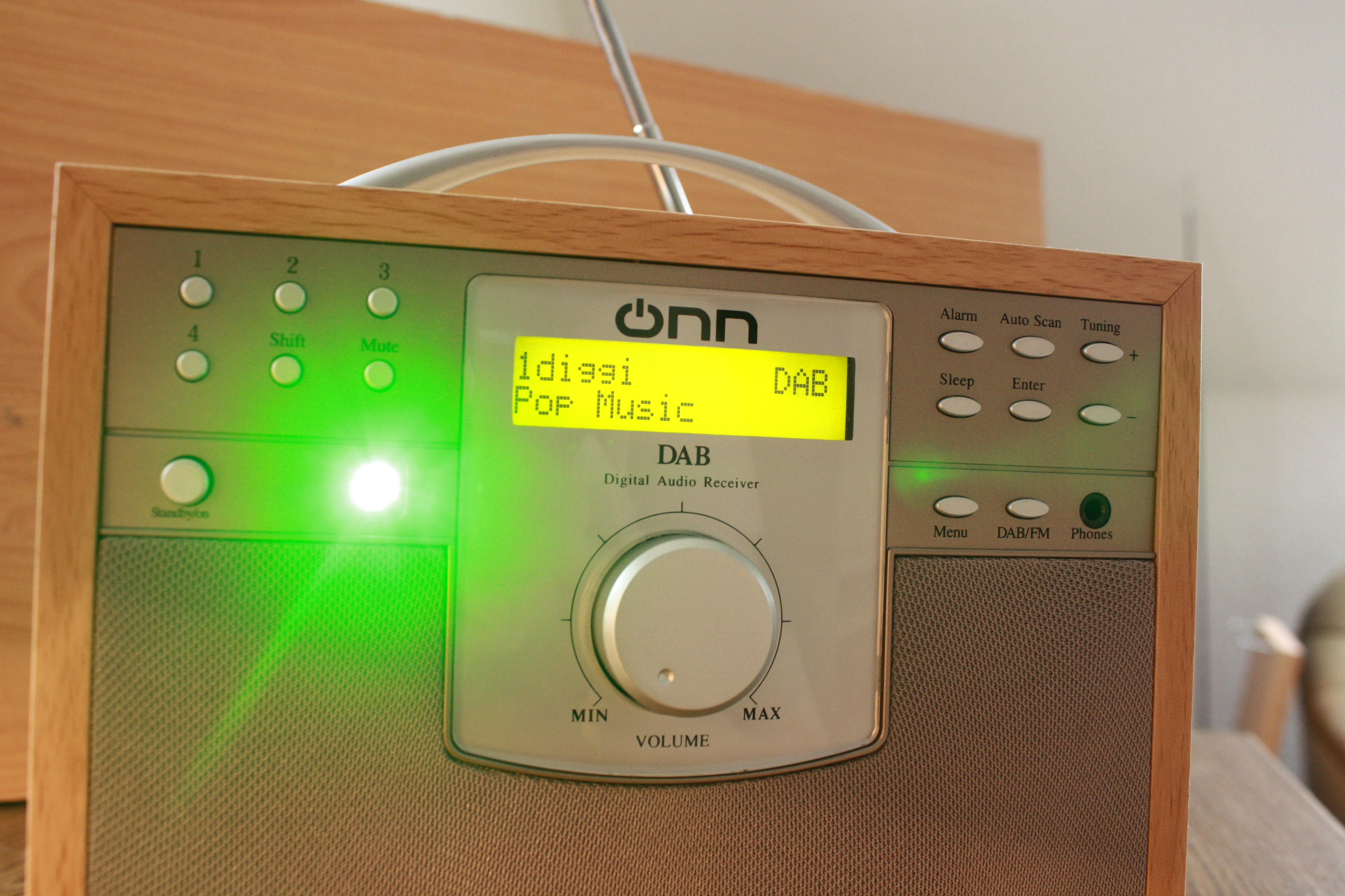 If in radio mode, press and hold the power/source/al off button to turn the unit off. File Onn Odabr01 Jpg Wikimedia Commons