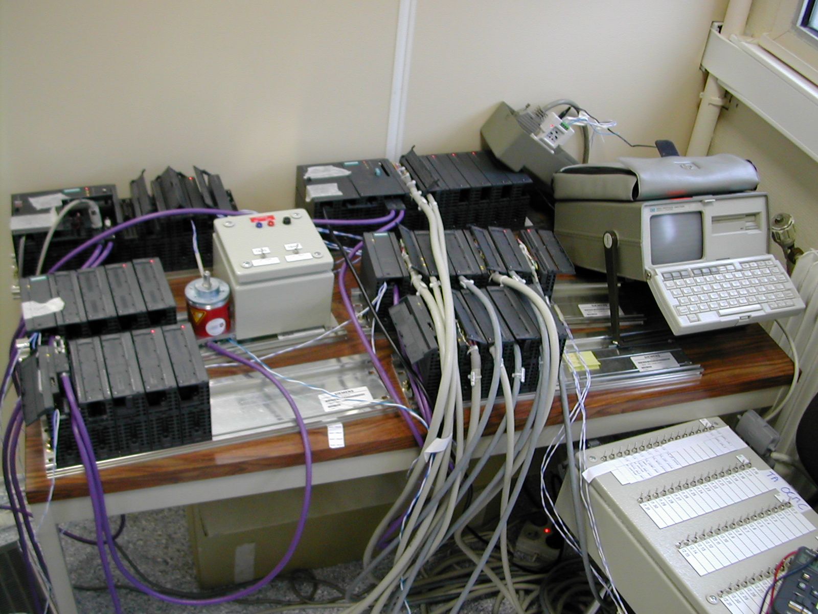 Controllore Logico Programmabile - Wikipedia 1200_x_1600_jpg