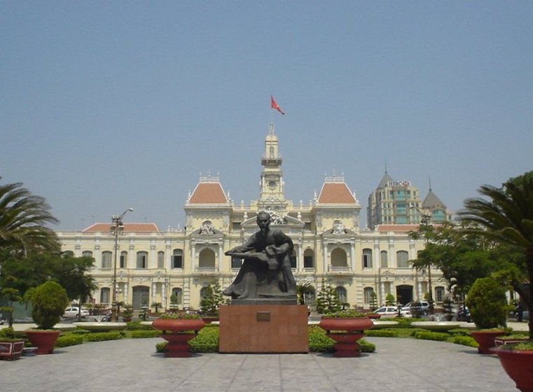 https://i0.wp.com/upload.wikimedia.org/wikipedia/commons/c/c4/Ho_Chi_Minh_City.JPG