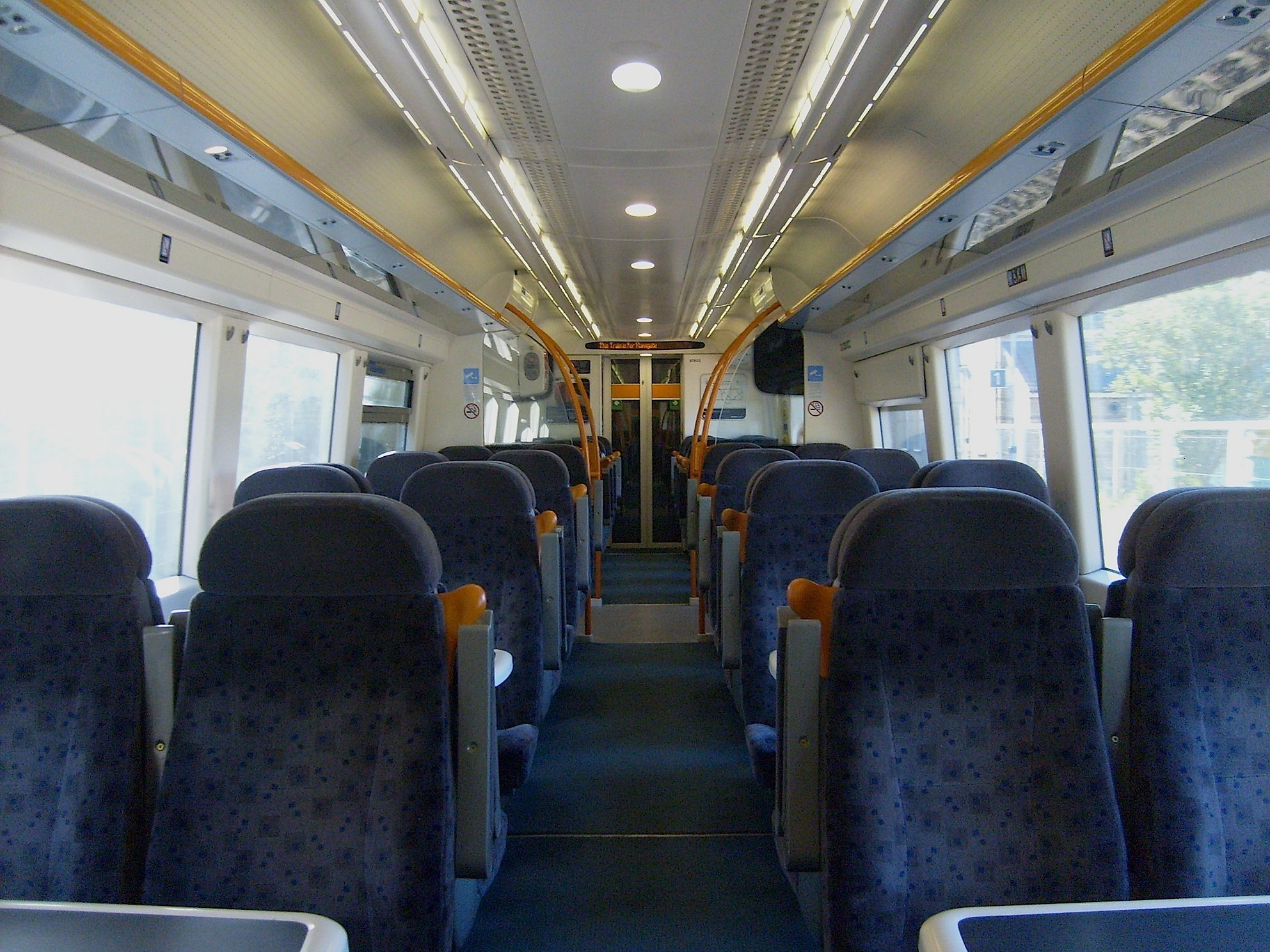 Un petit groupe d'enfants a la charge de préparer la collation. File 375617 Standard Class Interior Jpg Wikimedia Commons