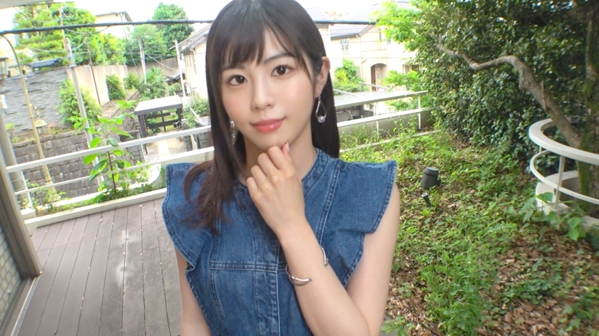 SIRO-4946 [Masturbation madness] A beautiful girl who loves masturbation so much that she sometimes ends up all day long. In front of the camera, while having a blowjob and having sex ... In any situation, I will not let go of the electric massage machine