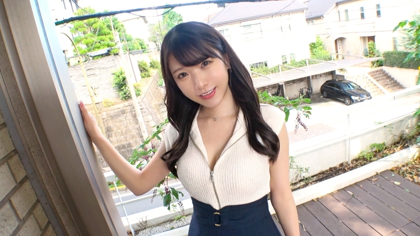 SIRO-5201 A beautiful older sister with a cute smile applied for an AV out of curiosity! She plays with her frustrated body and squirts a lot in front of the camera! ! Once she gets used to it, she takes turns attacking and defending, licking the man'