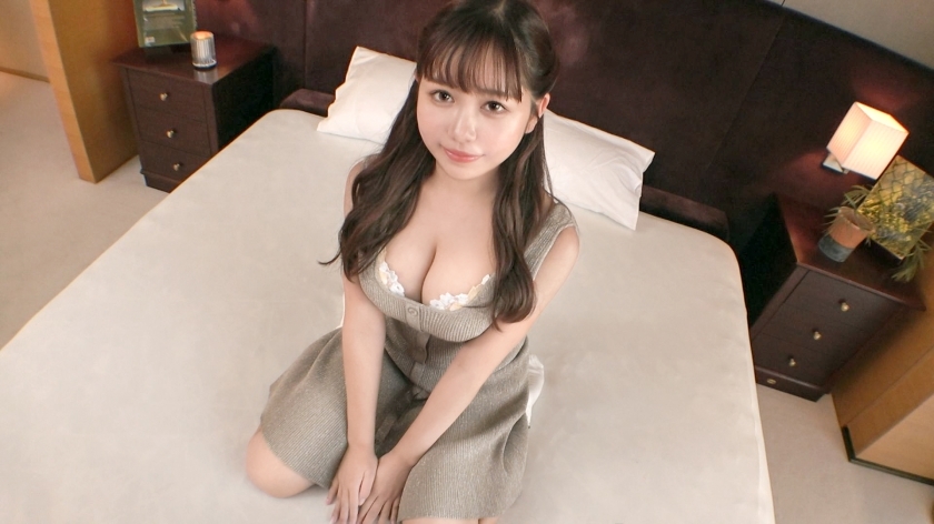 SIRO-5203 [Beautiful Big Breasts Titty Fuck] [Little Devil-chan] A beautiful girl with a half-faced face and natural bruises and 100% cuteness! ! Her loving smile turned into an expression that looked like she was about to cry due to the pleasure she had