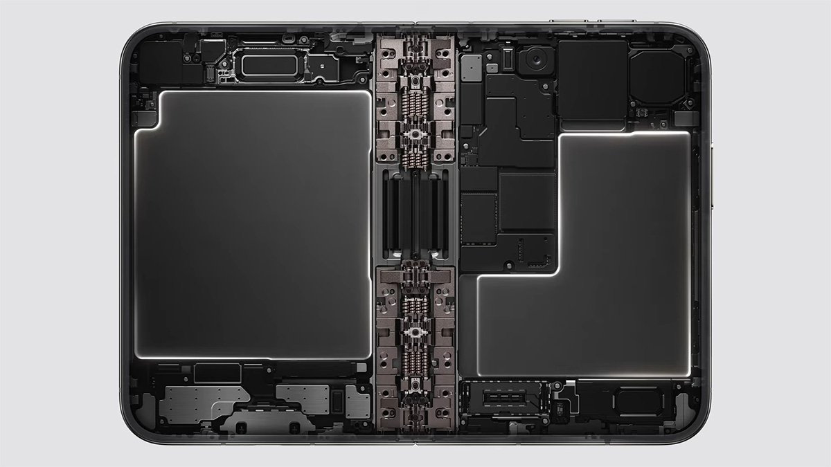 iPhone初のデュアルバッテリーシステム