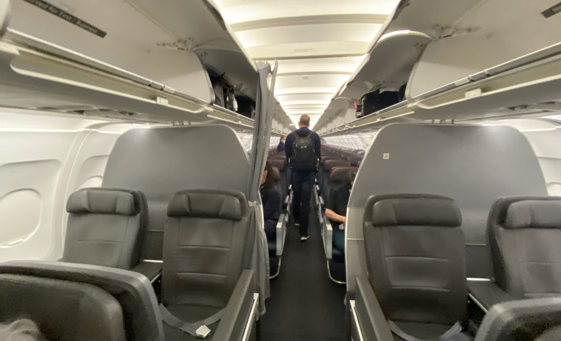 American Airlines Domestic First Class Ultimate Guide [2022] UponArriving