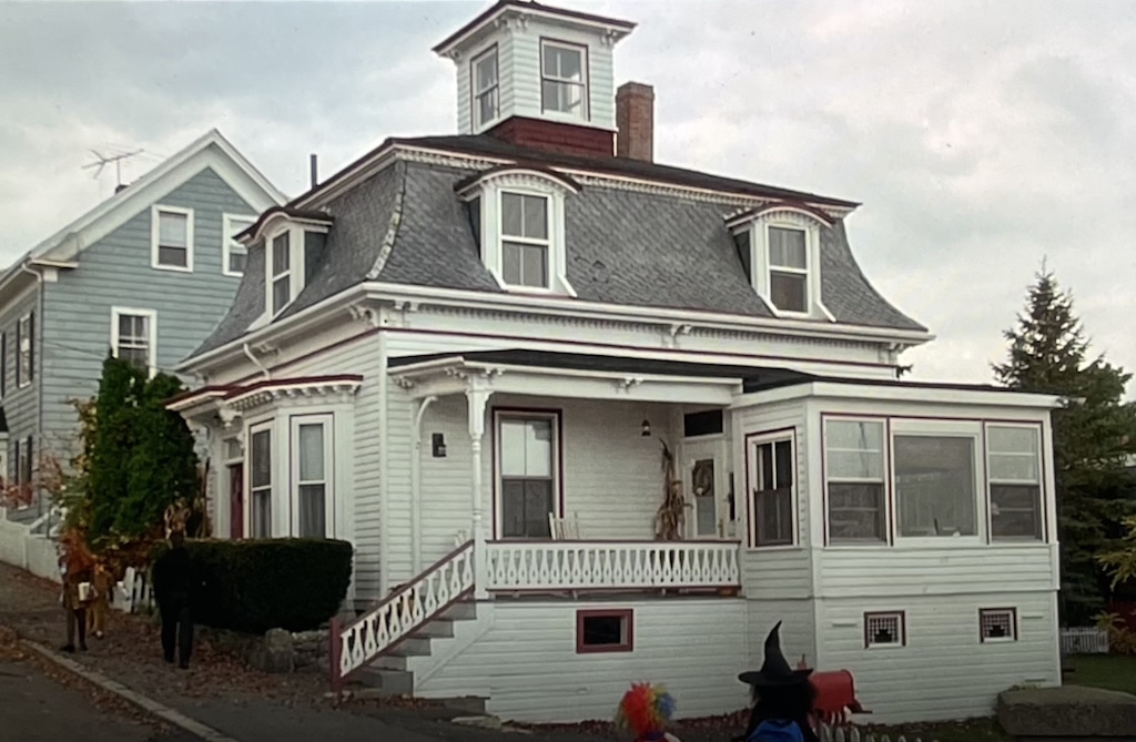 9 Hocus Pocus Filming Sites to Visit in Salem That Will Put A Spell On