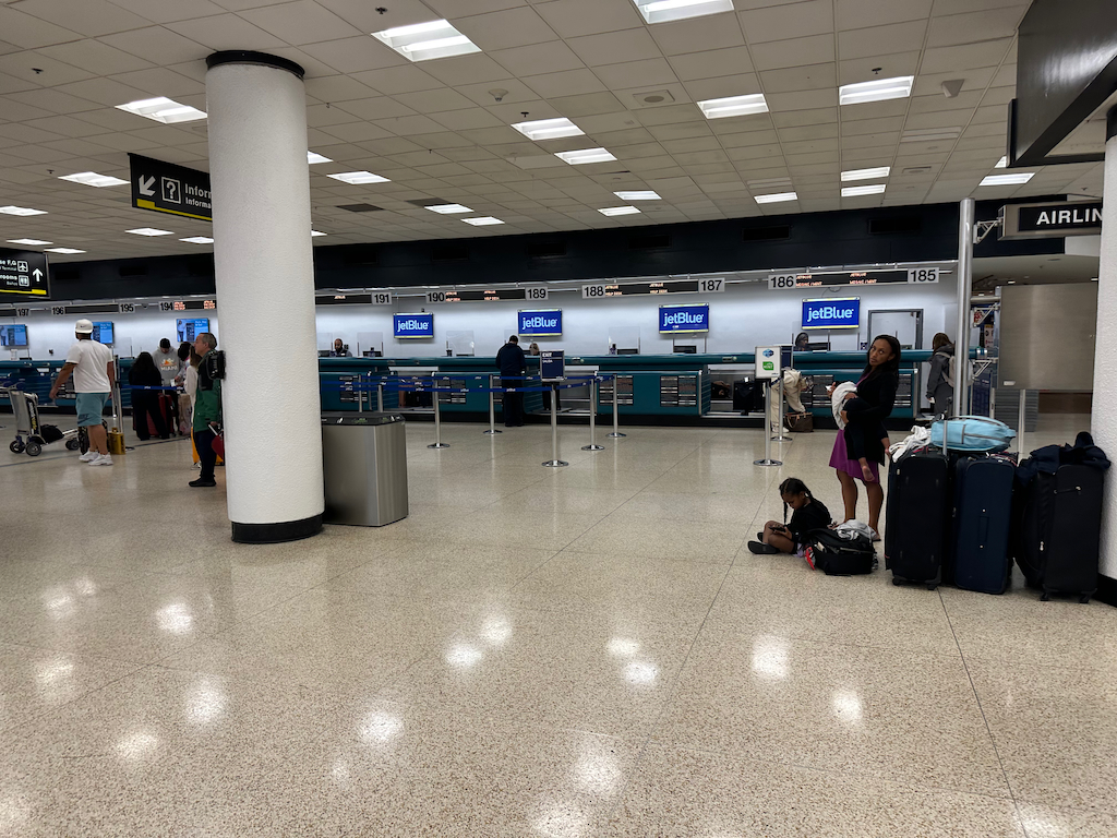 JetBlue Mint A321 Review (MIALAX) [2023] UponArriving