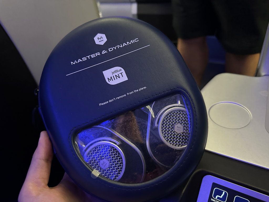 JetBlue Mint A321 Review (MIALAX) [2023] UponArriving