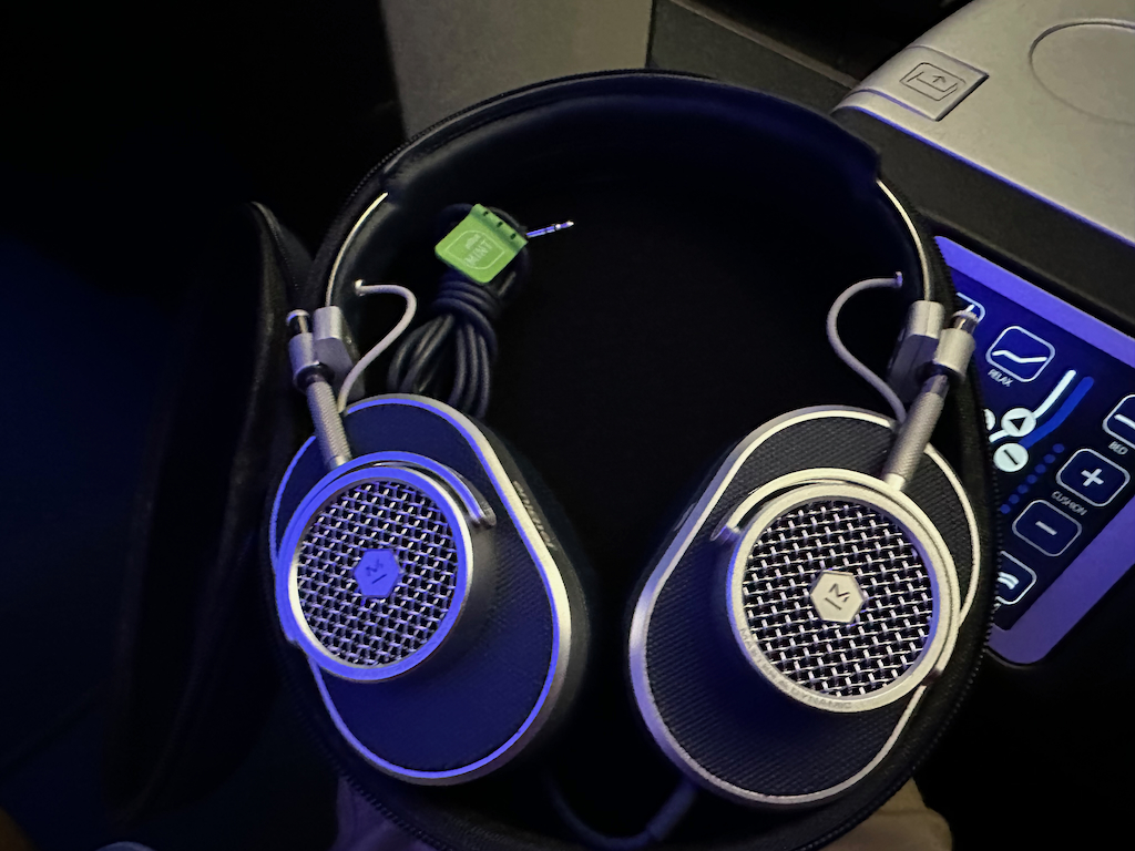 JetBlue Mint A321 Review (MIALAX) [2023] UponArriving