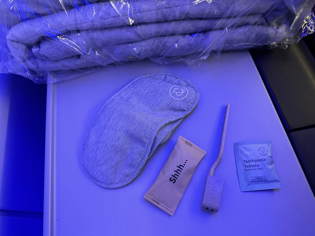 JetBlue Mint A321 Review (MIALAX) [2023] UponArriving