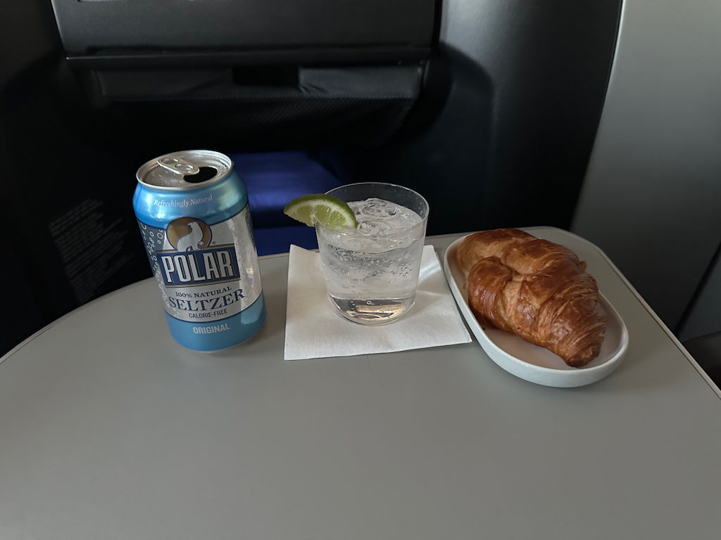 JetBlue Mint A321 Review (MIALAX) [2023] UponArriving