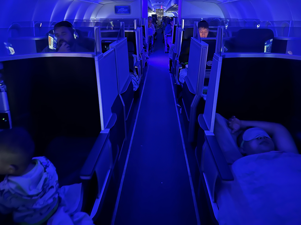 JetBlue Mint A321 Review (MIALAX) [2023] UponArriving