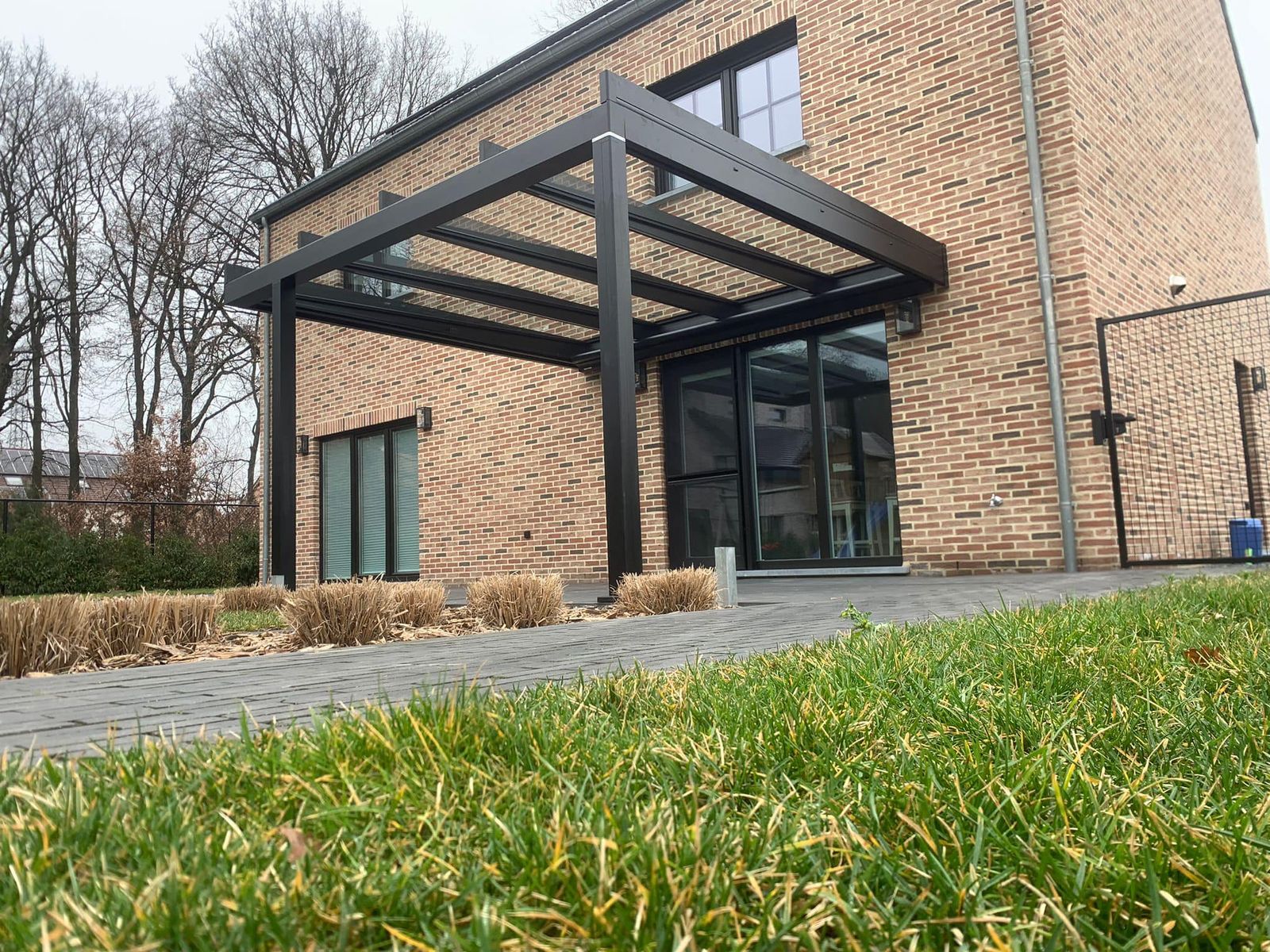 glazen rechte pergola met helder glas 