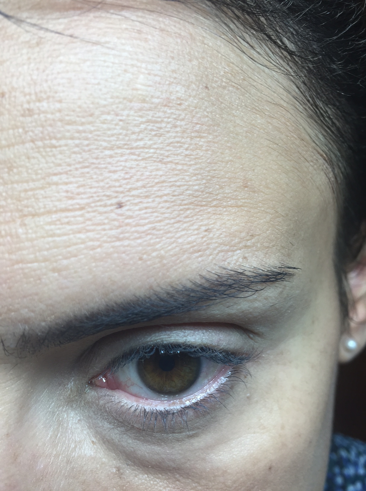 Bareminerals: La piel se ve mas natural. Se funde mucho mejor..literalmente como tinta